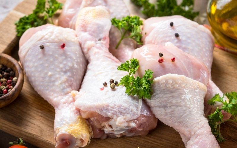 Cắt mí mắt sau bao lâu thì được ăn thịt gà ?
